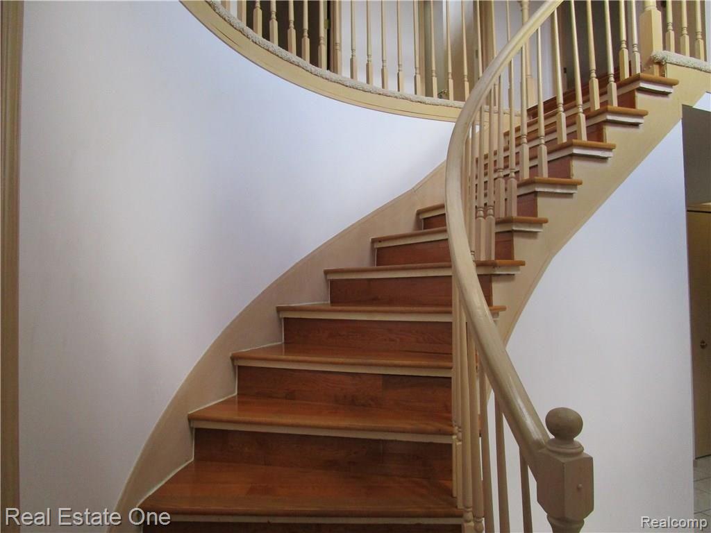 2124 Reagan Drive Rochester Hills, MI 48309 - Photo 9 of 23