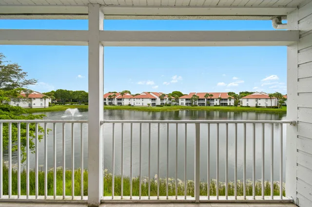 $209,500 | 271 Cypress Point Drive, Unit 271, Palm Beach Gardens, FL 33418