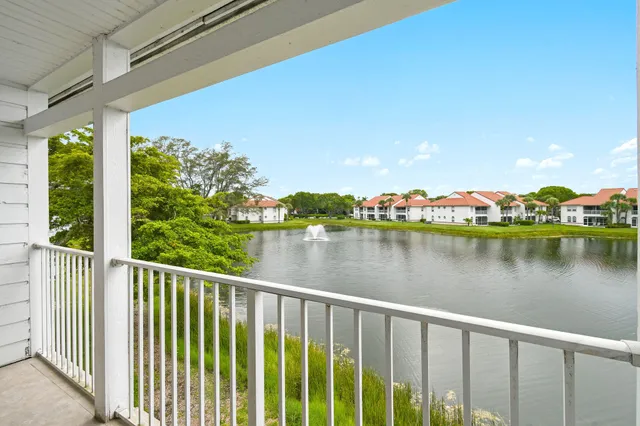 $209,500 | 271 Cypress Point Drive, Unit 271, Palm Beach Gardens, FL 33418