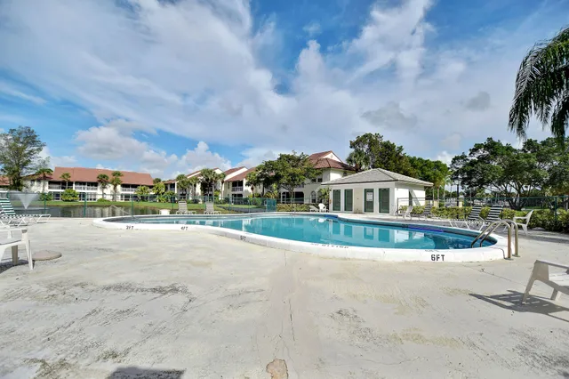 $209,500 | 271 Cypress Point Drive, Unit 271, Palm Beach Gardens, FL 33418