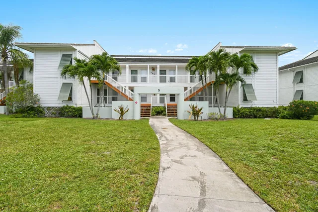 $209,500 | 271 Cypress Point Drive, Unit 271, Palm Beach Gardens, FL 33418