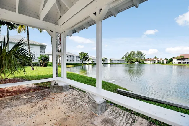 $209,500 | 271 Cypress Point Drive, Unit 271, Palm Beach Gardens, FL 33418