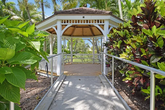 $209,500 | 271 Cypress Point Drive, Unit 271, Palm Beach Gardens, FL 33418