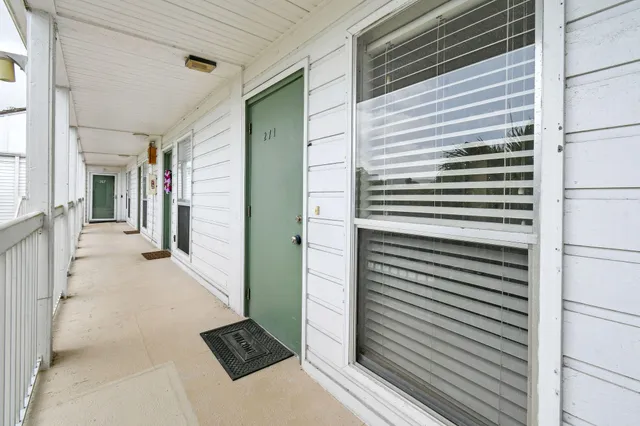 $209,500 | 271 Cypress Point Drive, Unit 271, Palm Beach Gardens, FL 33418