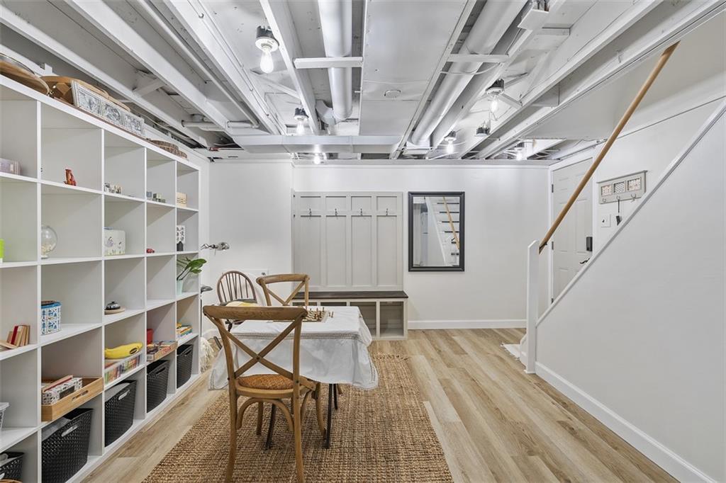 215 McIntyre Road Pittsburgh, PA 15237 - Photo 19 of 28 a view of a livingroom with furniture and staircase