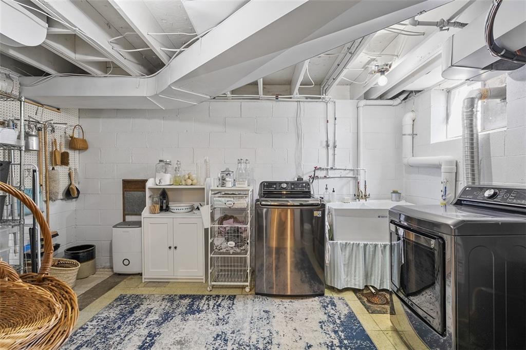 215 McIntyre Road Pittsburgh, PA 15237 - Photo 20 of 28 a room with storage and utility