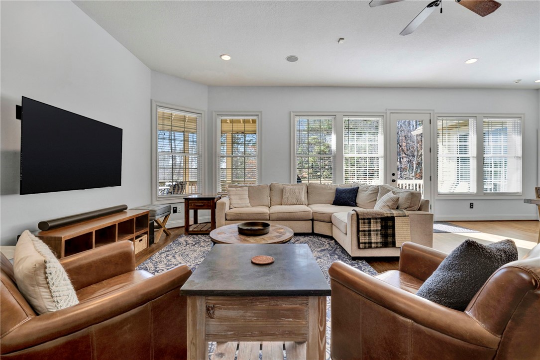 216 Piney Grove Point Sunset, SC 29685 - Photo 7 of 45