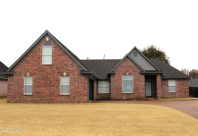 $330,000 | 6347 Braybourne Place, Olive Branch, MS 38654