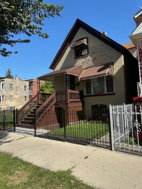 607 North Ridgeway Avenue Chicago, IL 60624 - Photo 1 of 6 Gallery Image 1