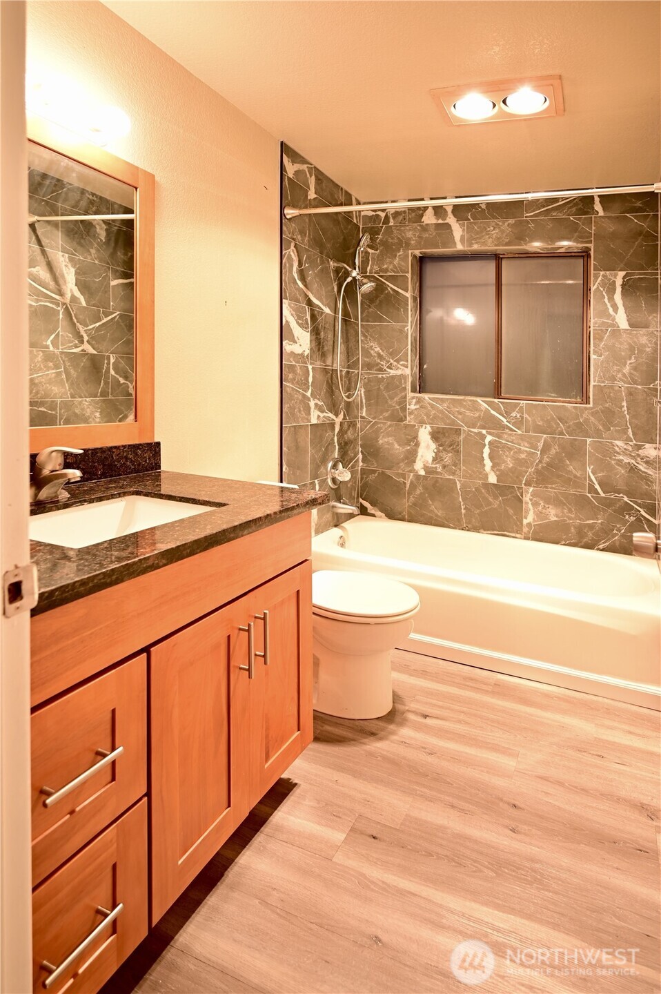 1006 North 43rd Street, Unit 201 Seattle, WA 98103 - Photo 9 of 15