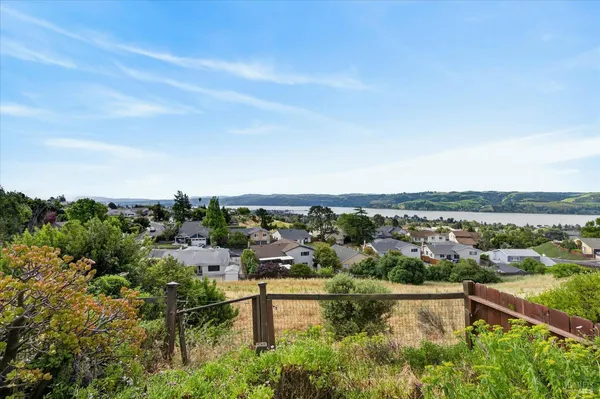 $875,000 | 284 Carlisle Way, Benicia, CA 94510