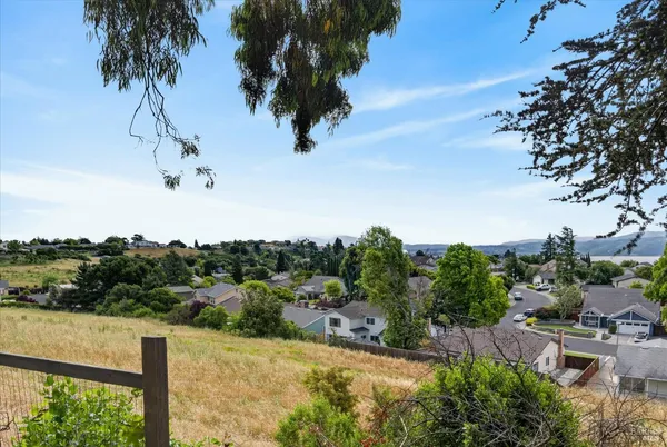 $875,000 | 284 Carlisle Way, Benicia, CA 94510