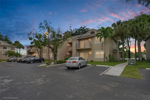 $1,800 | 1851 Northwest 96th Terrace, Unit 6K, Pembroke Pines, FL 33024