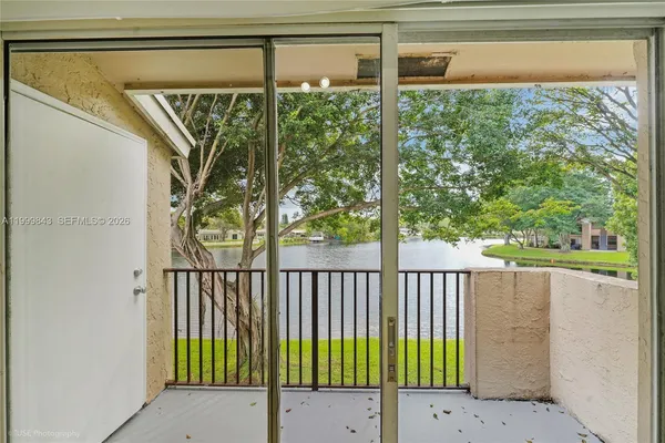 $1,800 | 1851 Northwest 96th Terrace, Unit 6K, Pembroke Pines, FL 33024