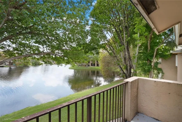 $1,800 | 1851 Northwest 96th Terrace, Unit 6K, Pembroke Pines, FL 33024