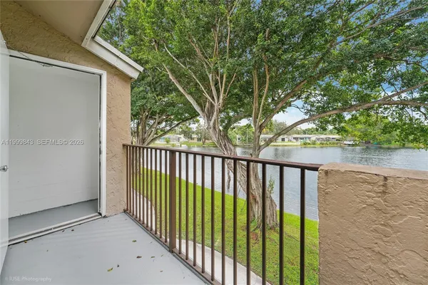 $1,800 | 1851 Northwest 96th Terrace, Unit 6K, Pembroke Pines, FL 33024