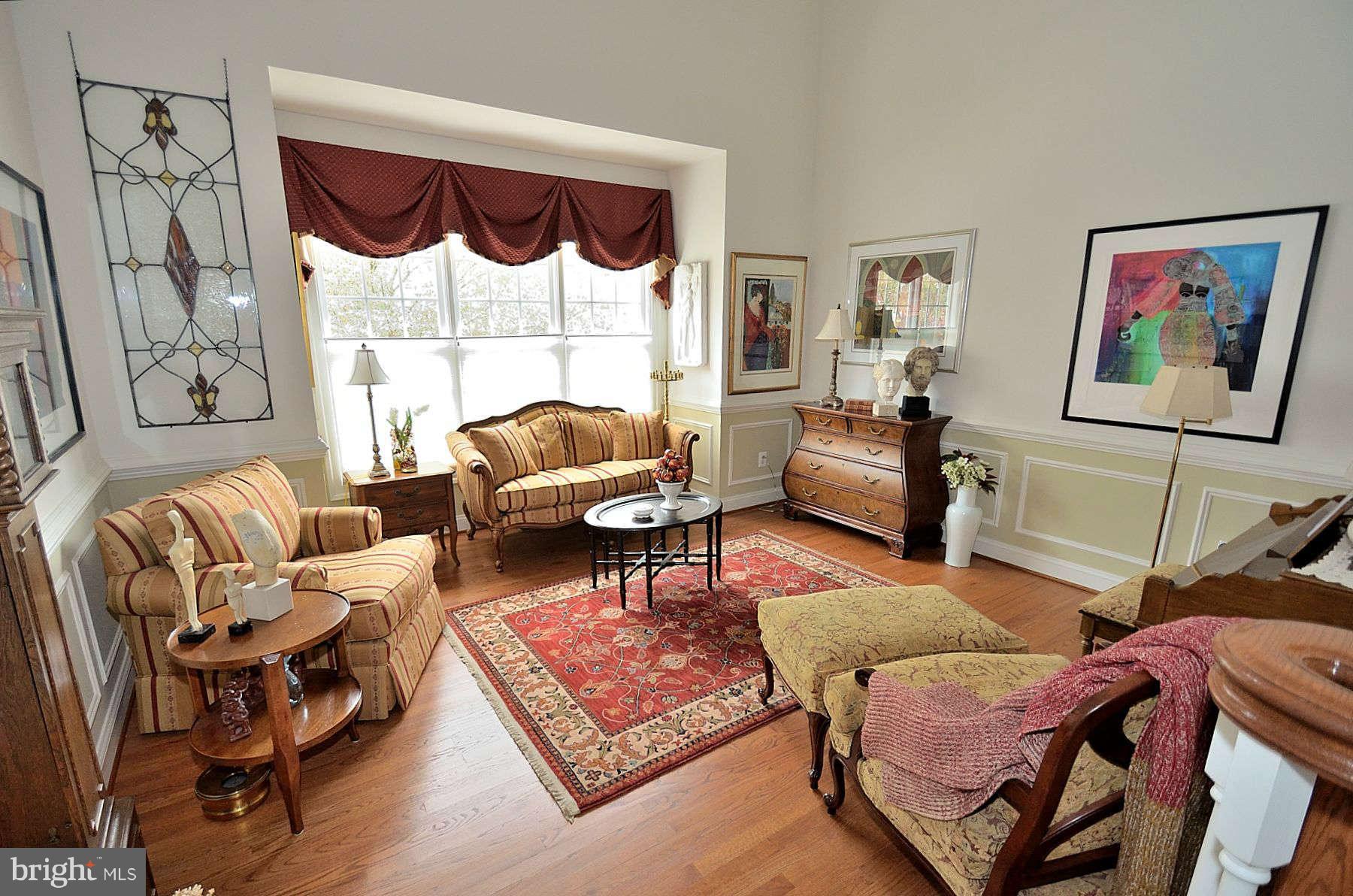 5437 Alta Vista Road Bethesda, MD 20814 - Photo 4 of 30 Living Room
