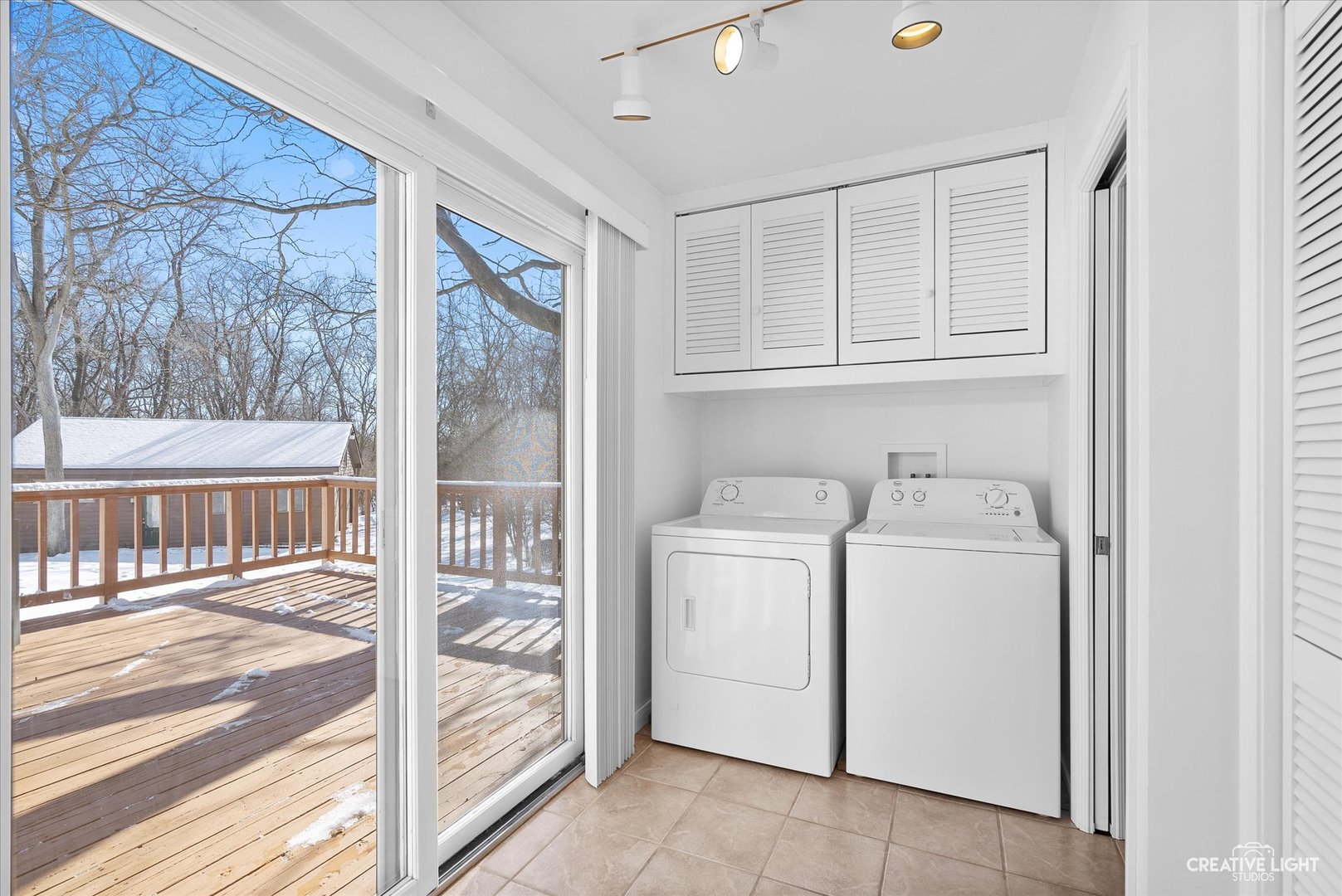 5S621 Radcliff Road Naperville, IL 60563 - Photo 15 of 27 a utility room with dryer and washer