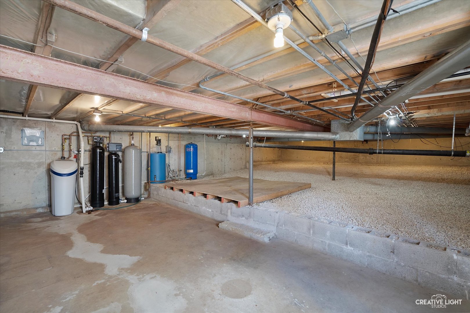 5S621 Radcliff Road Naperville, IL 60563 - Photo 23 of 27 a view of a room with gym equipment