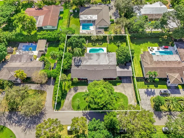 $10,000 | 7300 Southwest 107th Terrace, Pinecrest, FL 33156