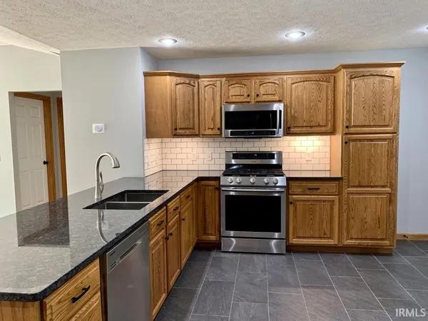 $2,400 | 1209 West Aspen Court, Bloomington, IN 47404