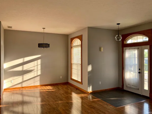 $2,400 | 1209 West Aspen Court, Bloomington, IN 47404