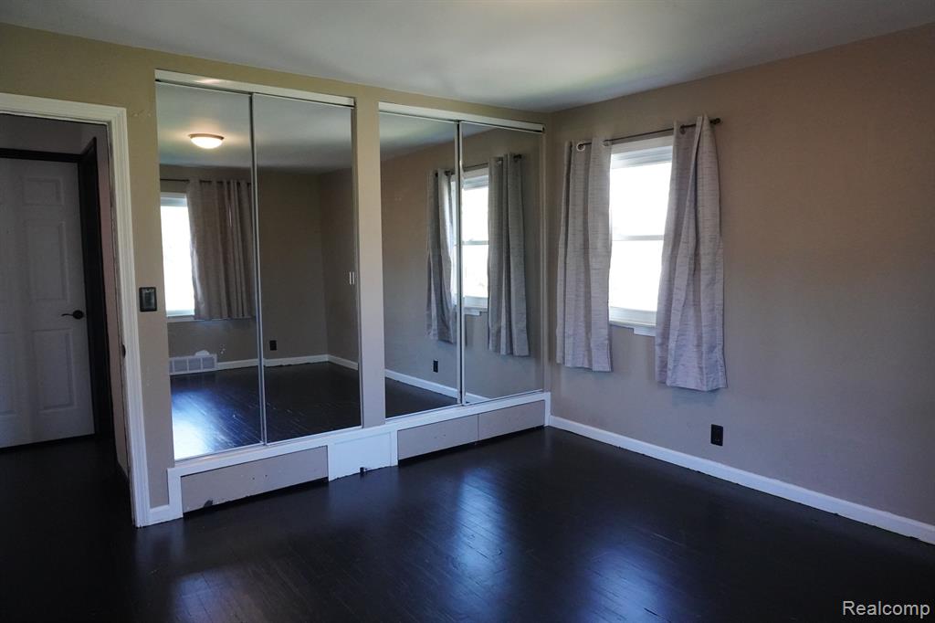 2497 Covert Road Burton, MI 48509 - Photo 19 of 26