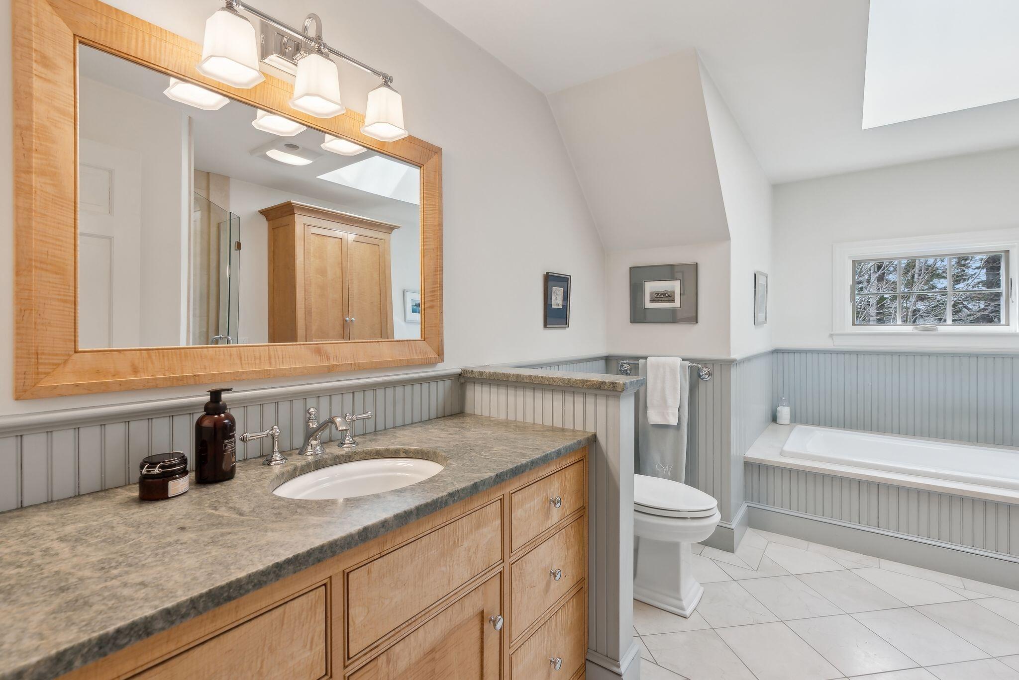 56 Headland Road Harpswell, ME 04079 - Photo 37 of 61 Full Bathroom
