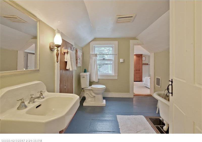 6 Babbidge Road Falmouth, ME 04105 - Photo 22 of 29 Upstairs Bathroom