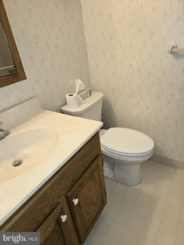 $2,000 | 154 Woodstream Drive, Unit CONDO 154, Jeffersonville, PA 19403