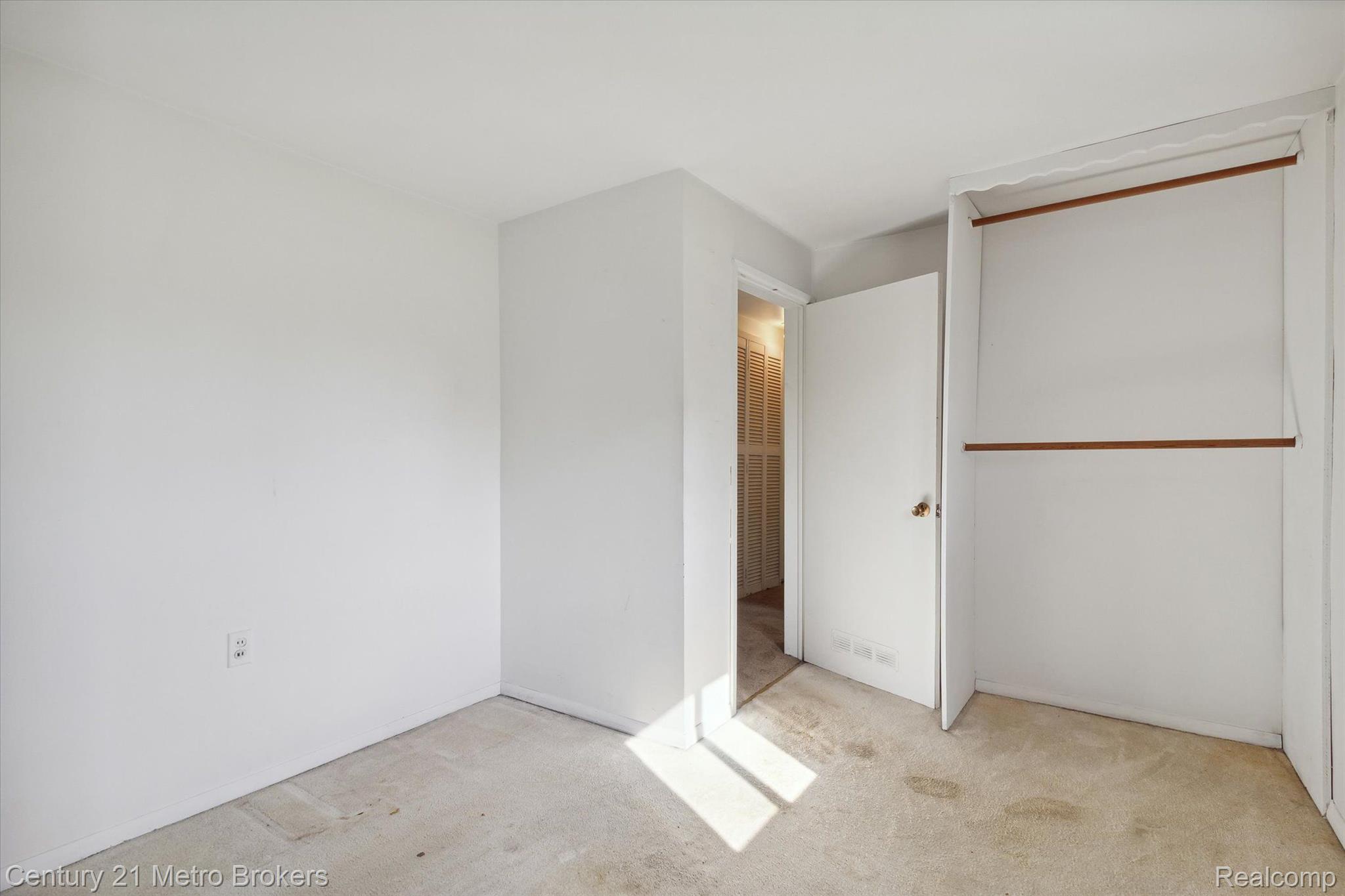 2424 South Vassar Road Burton, MI 48519 - Photo 26 of 41 Gallery Image 26