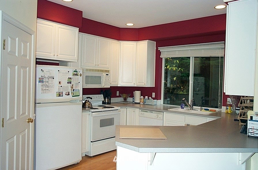 530 Chelan Place Northeast Renton, WA 98059 - Photo 4 of 11 Gallery Image 4