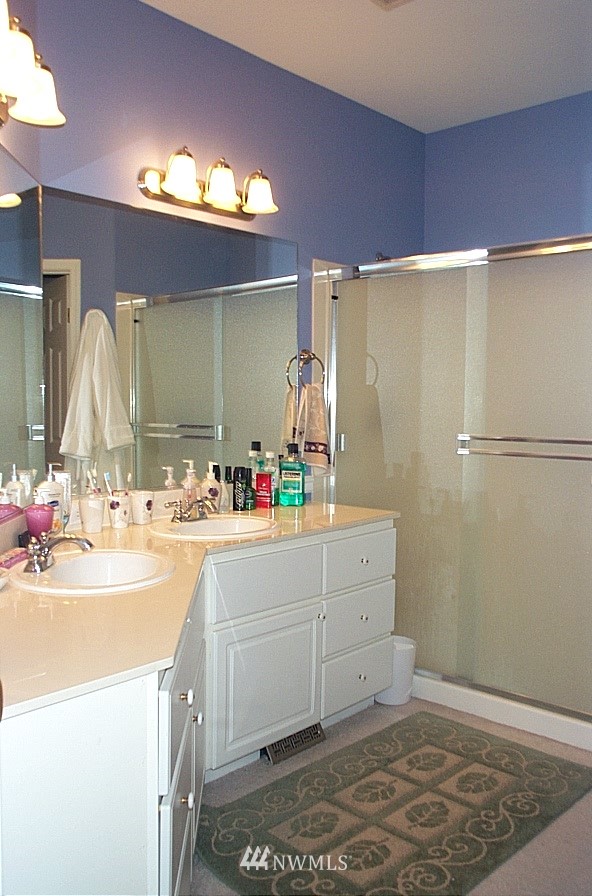 530 Chelan Place Northeast Renton, WA 98059 - Photo 8 of 11 Gallery Image 8