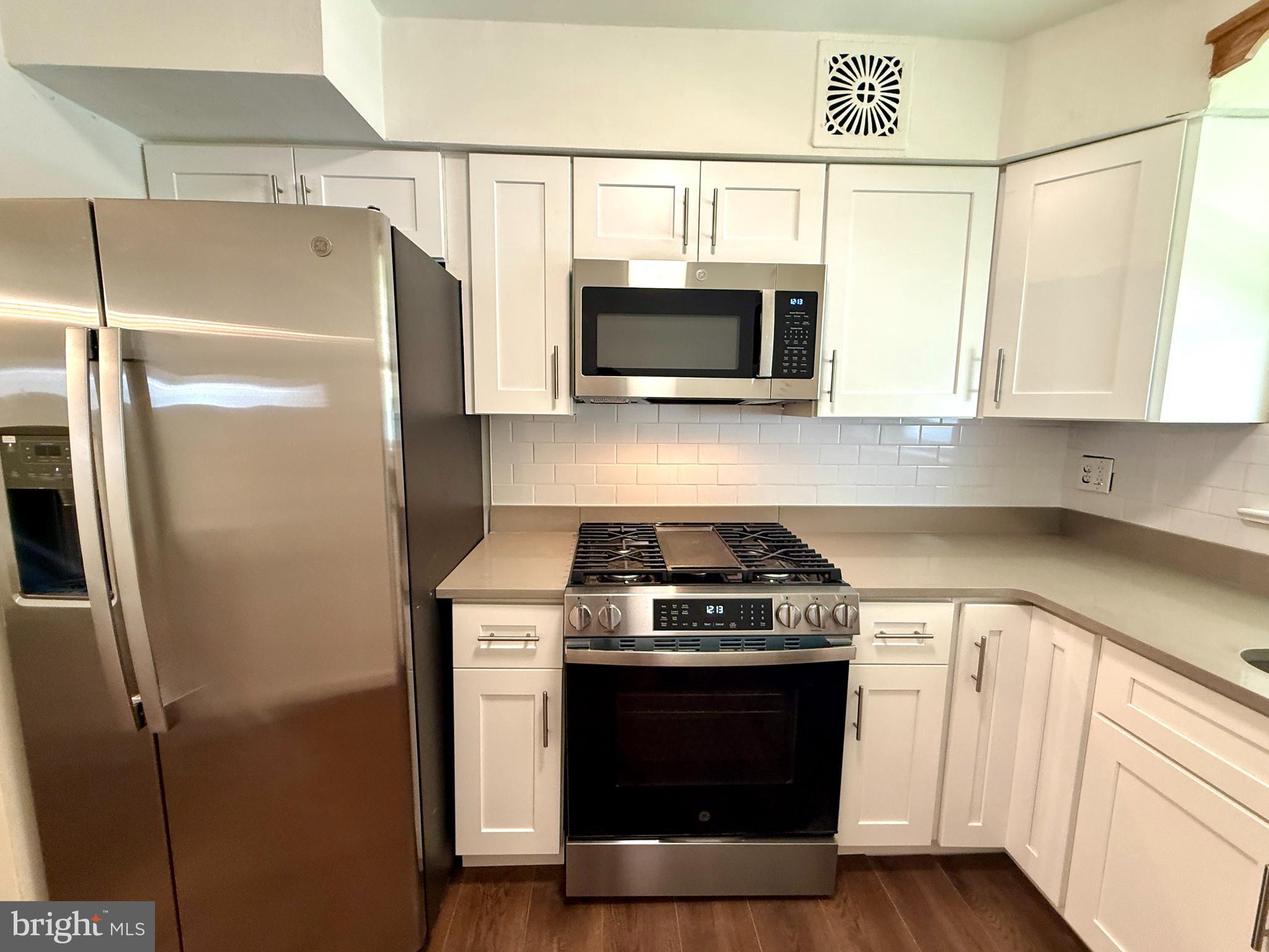 1121 Ripley Street Philadelphia, PA 19111 - Photo 10 of 34 Gallery Image 10