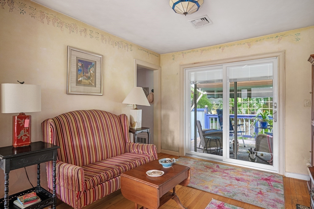 3 Countryside Lane Marblehead, MA 01945 - Photo 5 of 33