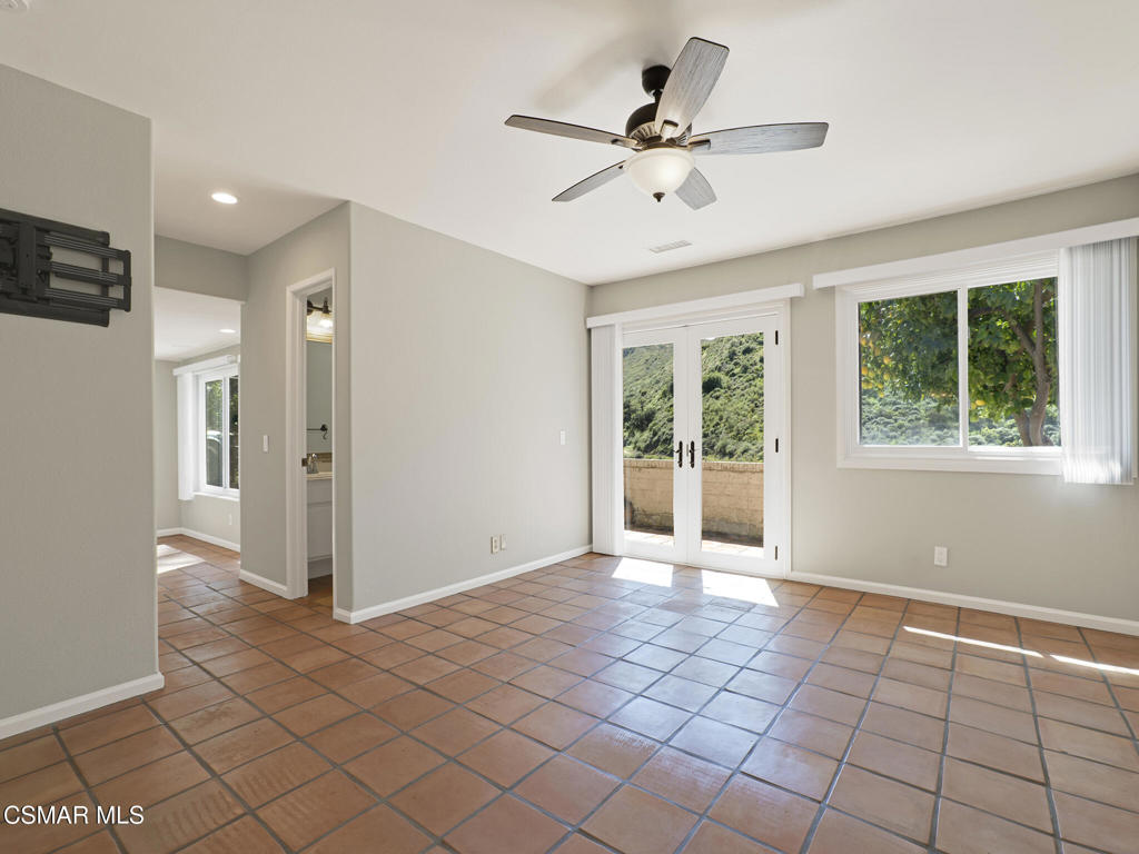 1590 Meander Drive Simi Valley, CA 93065 - Photo 22 of 57
