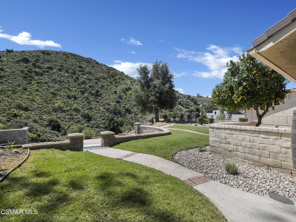 1590 Meander Drive Simi Valley, CA 93065 - Photo 45 of 57