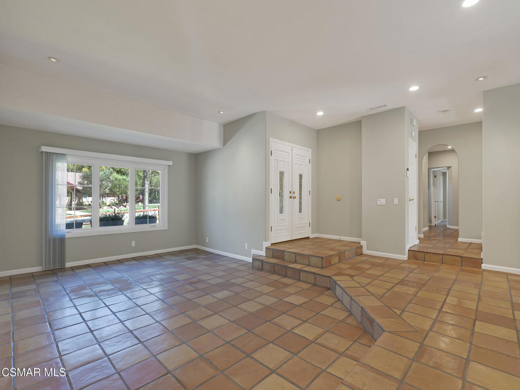 1590 Meander Drive Simi Valley, CA 93065 - Photo 6 of 57 a view of an empty room and window