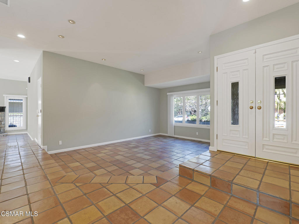 1590 Meander Drive Simi Valley, CA 93065 - Photo 7 of 57 a view of an empty room and window
