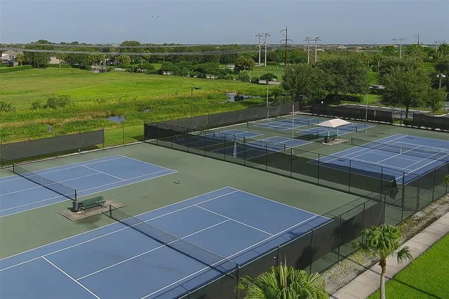 $1,800 | 819 Fairwaycove Lane, Unit 206, Bradenton, FL 34212