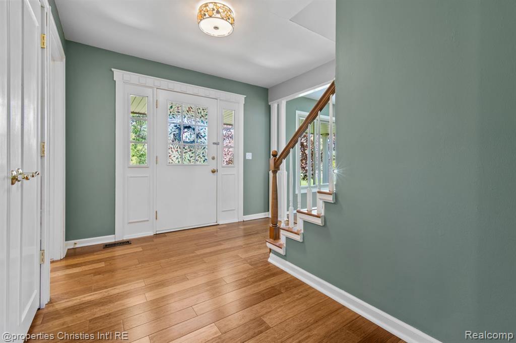 1501 Deerhurst Lane Rochester Hills, MI 48307 - Photo 17 of 38