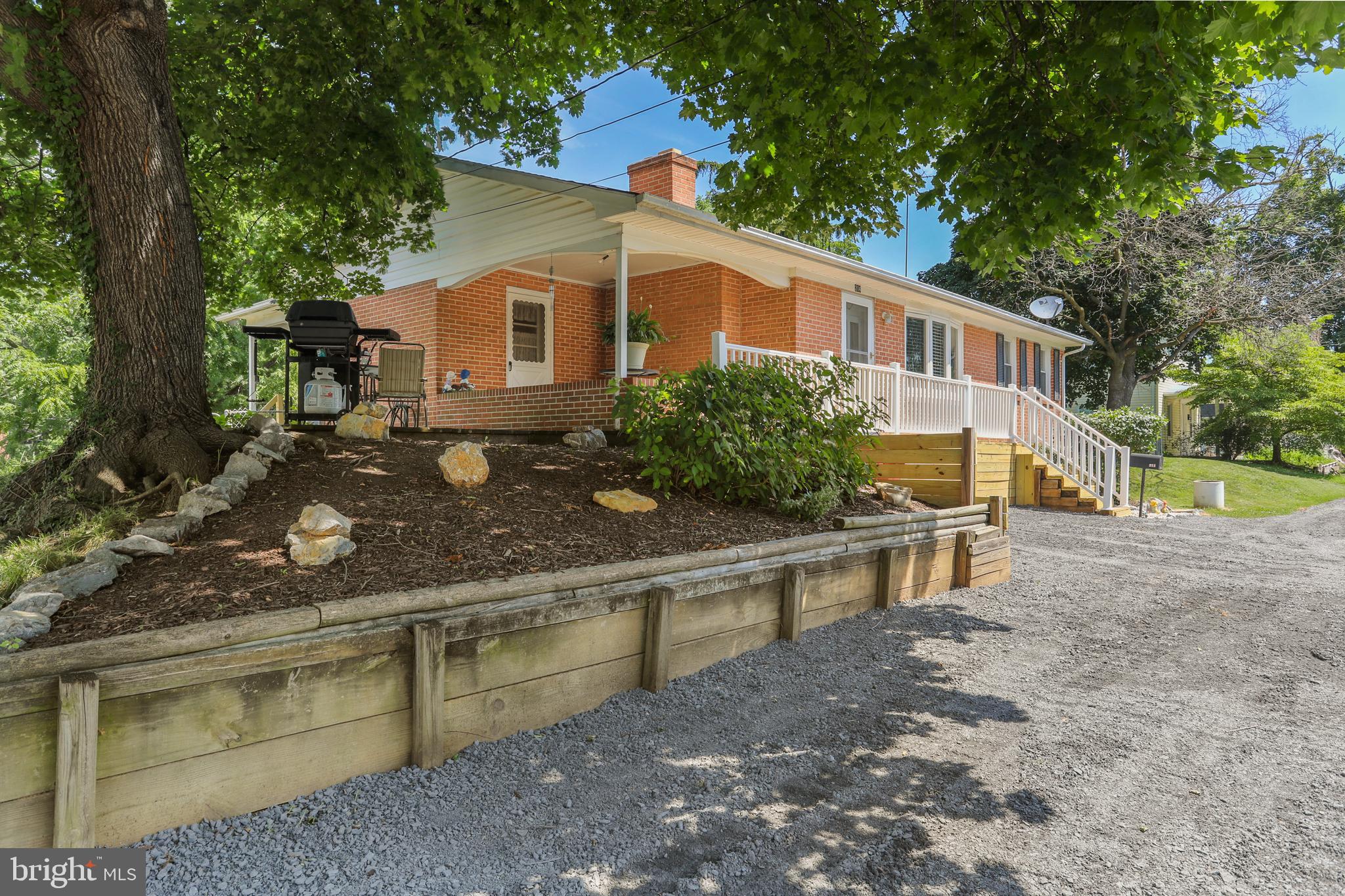 214 West 6th Avenue Ranson, WV 25438 - Photo 4 of 39