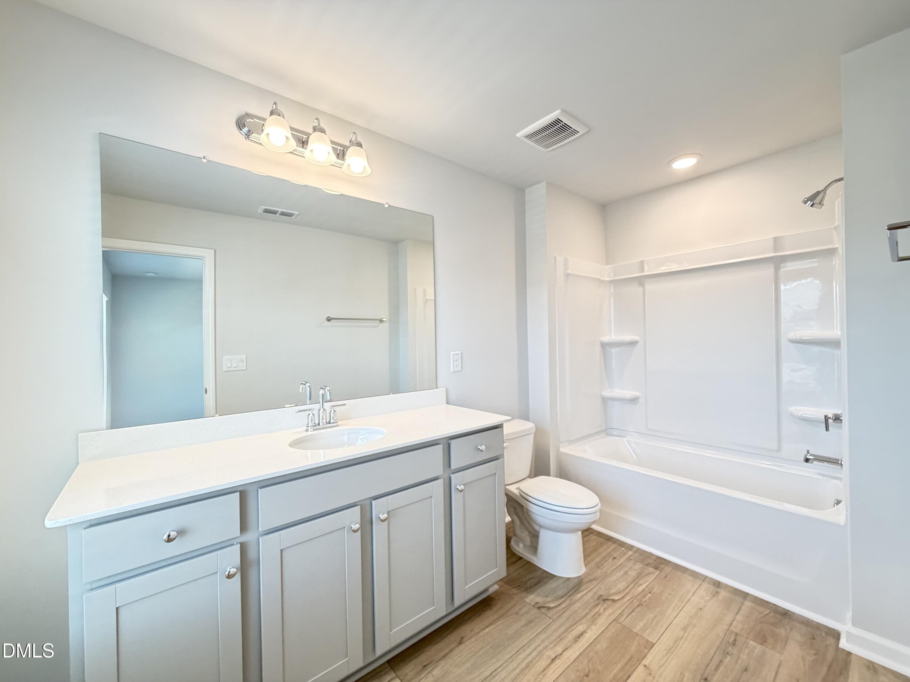 913 Fearless Road Durham, NC 27703 - Photo 14 of 23 3rd fl bath