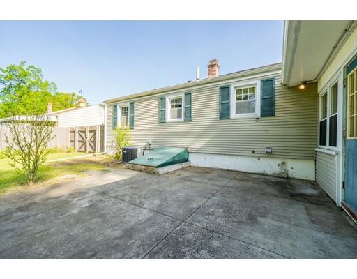 27 Harrington Road Chicopee, MA 01020 - Photo 11 of 13 Gallery Image 11
