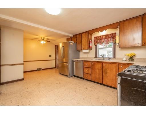 27 Harrington Road Chicopee, MA 01020 - Photo 6 of 13 Gallery Image 6