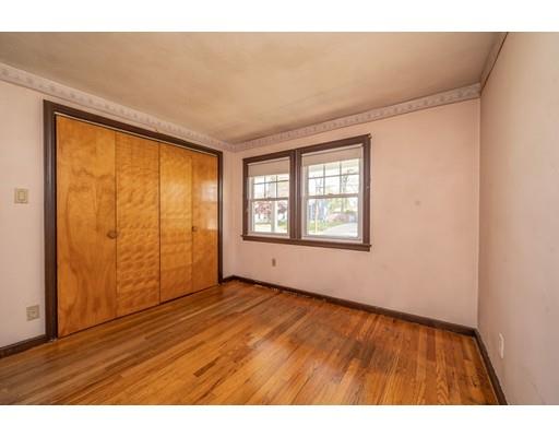 27 Harrington Road Chicopee, MA 01020 - Photo 7 of 13 Gallery Image 7