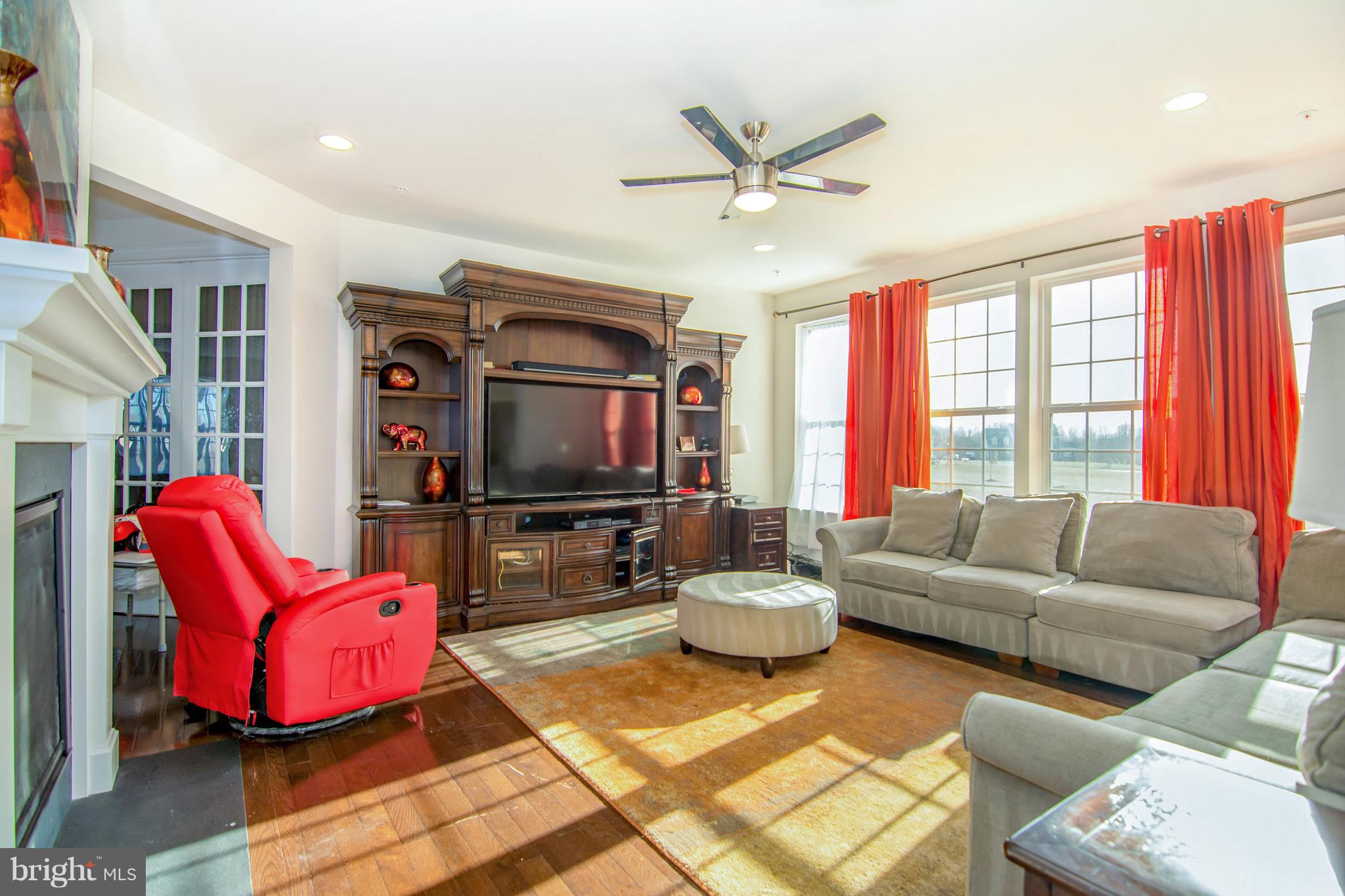 12905 Isaac Duckett Road Bowie, MD 20721 - Photo 10 of 18 Family Room