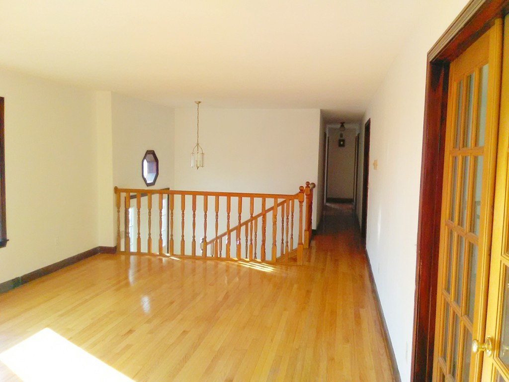 379 Brookfield Road Brimfield, MA 01010 - Photo 3 of 20
