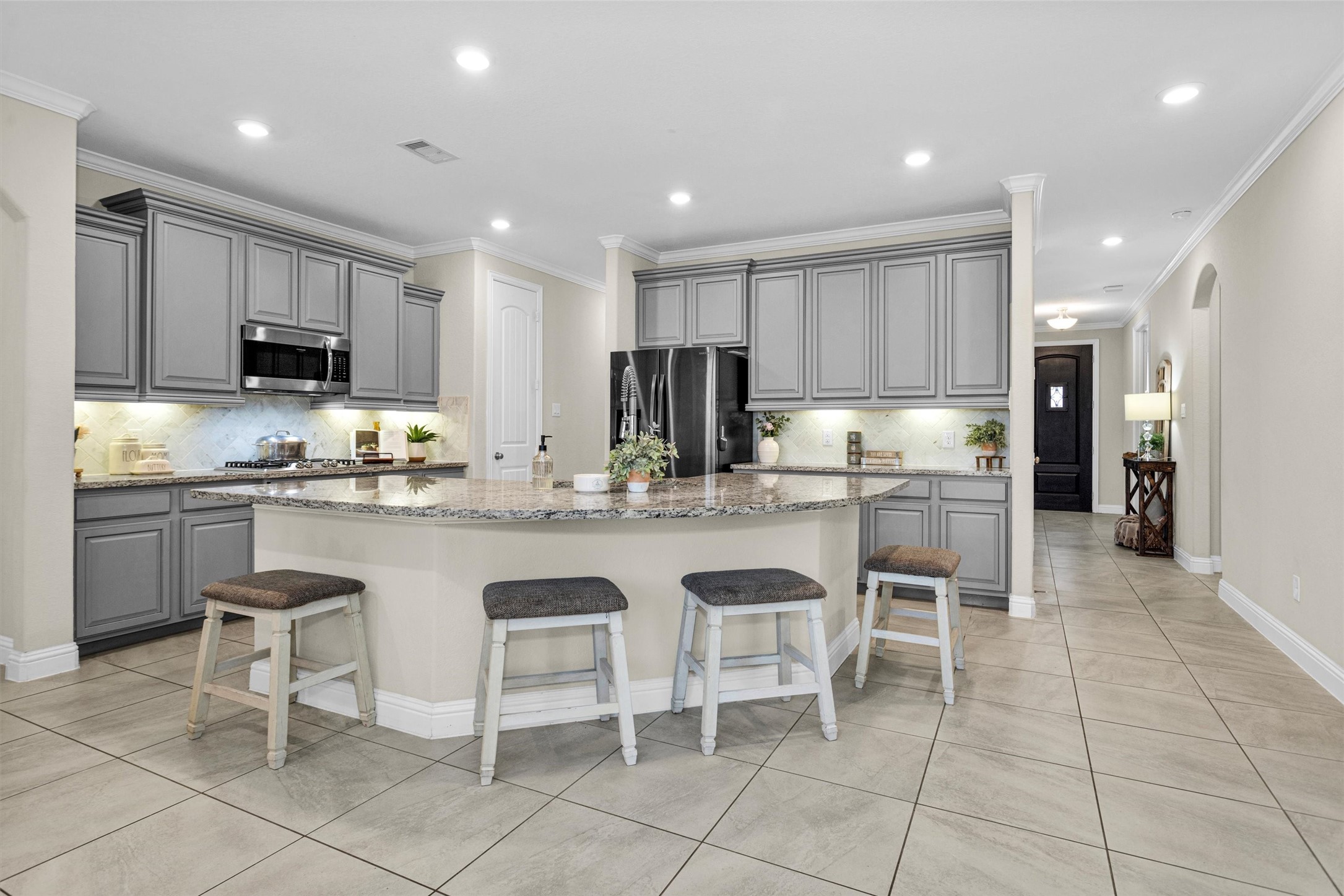 3622 Lister Drive Rosharon, TX 77583 - Photo 12 of 49 This kitchen island/breakfast bar is a must see!