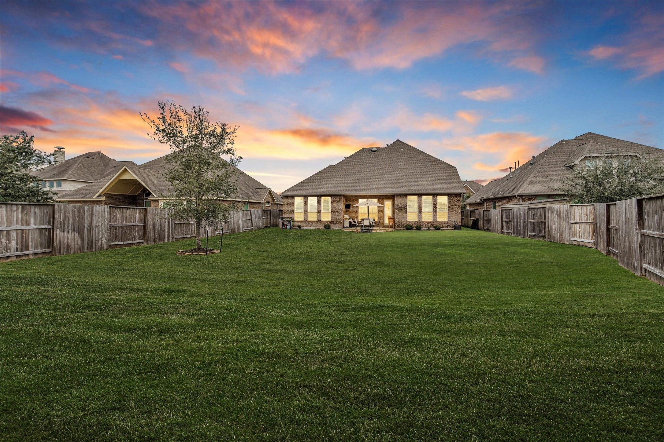 3622 Lister Drive Rosharon, TX 77583 - Photo 2 of 49 This is the lot dreams are made of! This 10,999 sq ft lot offers a backyard large that is a RARE find for a subdivision lot! THIS is the lot you've been looking for!